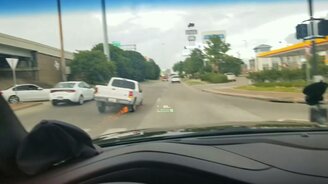 Пикап на трёх колёсах - смотреть видео (0:53)