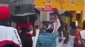 Массивная портативная колонка - смотреть видео (0:13)