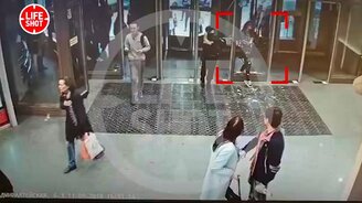 Смотри вперёд, а не в смартфон - смотреть видео (0:25)