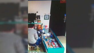 Поставил еду на зажигалку - смотреть видео (0:35)