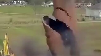 Провал при демонтаже трубы - смотреть видео (0:20)