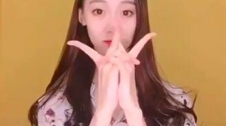 Ловкие женские пальцы - смотреть видео (0:26)