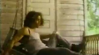 Откусил и упал - смотреть видео (0:07)