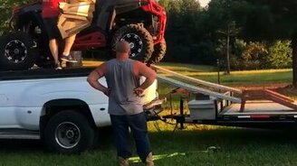 Неудачная выгрузка квадроцикла - смотреть видео (0:51)