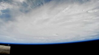 Пятёрка ураганов: вид из космоса - смотреть видео (10:10)