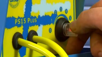 Как восстановить протектор покрышек грузовика - смотреть видео (8:22)