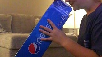 Внезапная атака кошечки - смотреть видео (0:07)