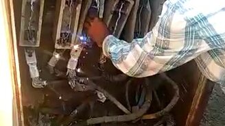 Электрики-экстремалы - смотреть видео (2:01)