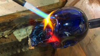 Создание стеклянного черепа - смотреть видео (15:27)