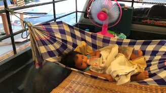 Усыпляем малыша в гамаке - смотреть видео (1:44)