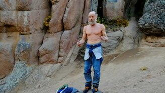 70-летний скалолаз - смотреть видео (4:44)