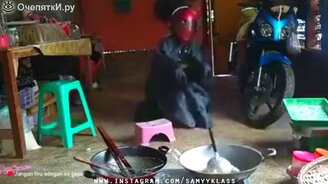 Чудаки и чудачки в сборке - смотреть видео (8:34)