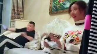 Розыгрыш с током - смотреть видео (0:24)