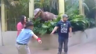 Не бойся динозавра! - смотреть видео (0:44)