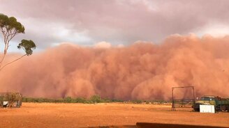 Интервальная съёмка пыльной бури - смотреть видео (0:22)