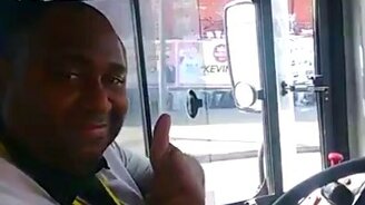 Когда необязательно смотреть на дорогу - смотреть видео (0:56)