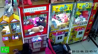 Чудаки и приколы с ними - смотреть видео (4:45)