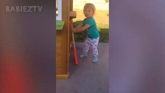 Детишки-садоводы - смотреть видео (5:03)