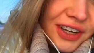 Молодая колдунья из деревни - смотреть видео (1:00)