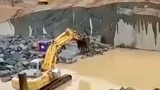 Грандиозная работа экскаваторщика - смотреть видео (0:30)