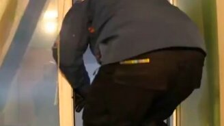 Нырнул в сугроб - смотреть видео (2:11)