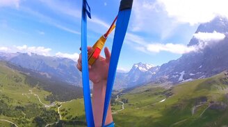 Полёт вниз со скалы - смотреть видео (0:35)