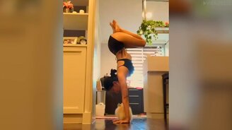 Йога по-азиатски - смотреть видео (1:34)