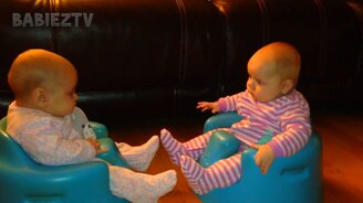 Весёлые моменты с двойняшками - смотреть видео (10:13)