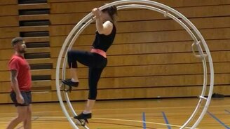 Репетиция цирковых артистов - смотреть видео (0:21)