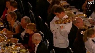 Почему для официанта важна ловкость - смотреть видео (0:07)