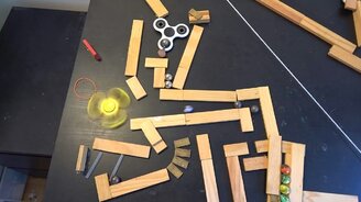 Весёлые спиннеры и шарики - смотреть видео (1:15)