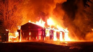 Пожар на складе фейерверков - смотреть видео (10:00)