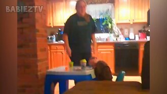 Весело разбудили - смотреть видео (10:32)