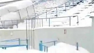 Поскользнулся на лестнице - смотреть видео (0:24)