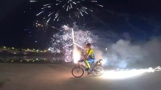 Самый экстремальный велосипедист - смотреть видео (0:42)