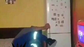 Как быстро сломать холодильник - смотреть видео (0:30)