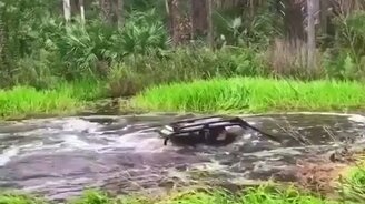 Езда на багги под водой - смотреть видео (0:27)