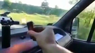 Промахнулся при броске петарды - смотреть видео (0:16)