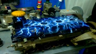 Нарисованные молнии на двигателе - смотреть видео (1:08)