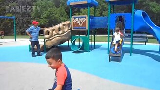 Прикольные моменты на площадках - смотреть видео (10:18)