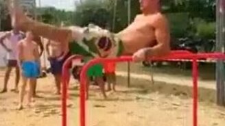 Парень против гравитации - смотреть видео (0:40)