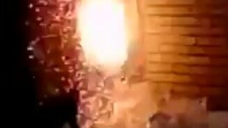 Не тушите электрощит снегом - смотреть видео (1:05)