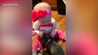 Смешное с малышами и детёнышами - смотреть видео (10:27)