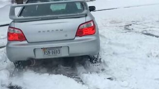 Девушка-дрифтер на "Субару" - смотреть видео (0:37)