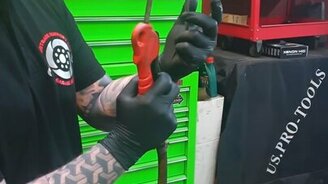 Отвёртка крутится в воздухе - смотреть видео (0:21)