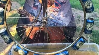 Изобретательный метод жарки шашлыка - смотреть видео (0:19)