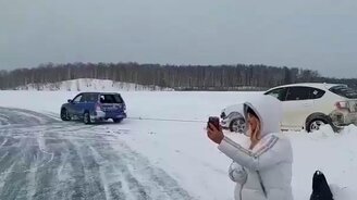 Субару дёргает Субару - смотреть видео (1:00)