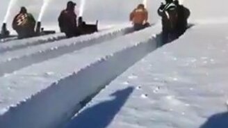 Снегоуборочное состязание - смотреть видео (4:03)