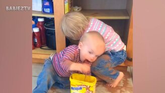 Детишки набедокурили - смотреть видео (3:09)