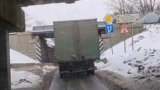 Полоса препятствий для грузовиков - смотреть видео (0:41)